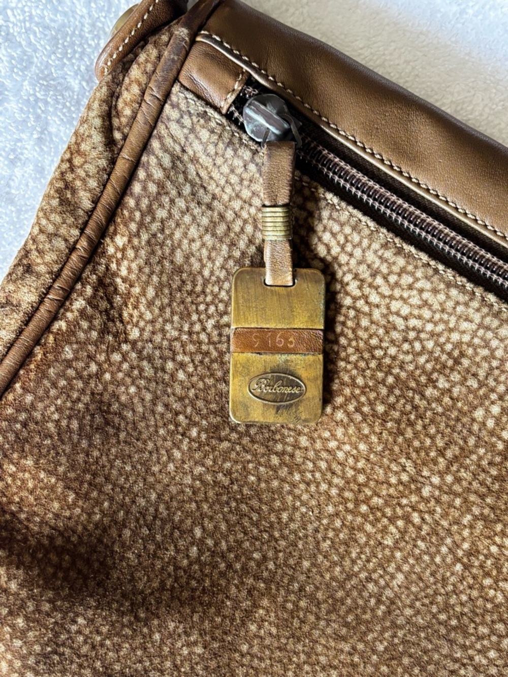 Borbonese Textured Brown Shoulder Bag with Front Zip Pocket - Picture 4 of 9